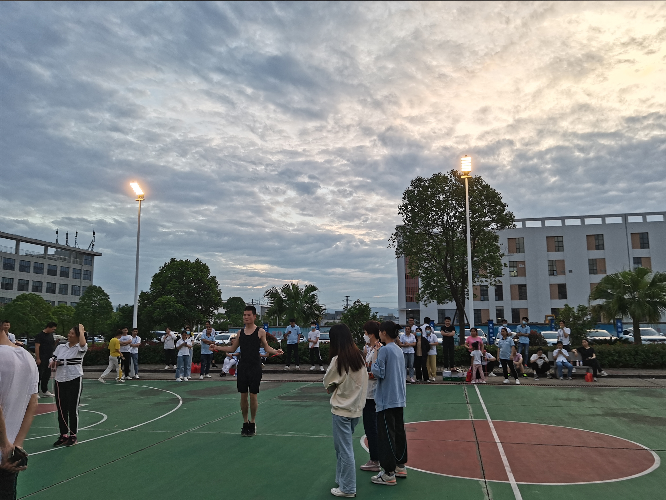 持續打造品質向(xiàng)上文化——江西鴻利舉辦第二屆跳繩比賽 持續打造品質向(xiàng)上文化——江西鴻利舉辦第二屆跳繩比賽